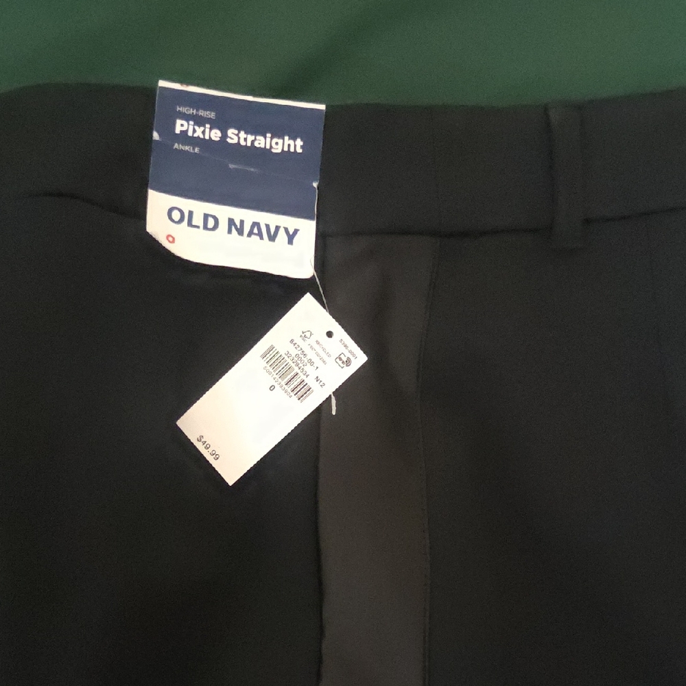 Old Navy Black Ankle Pixie Pants